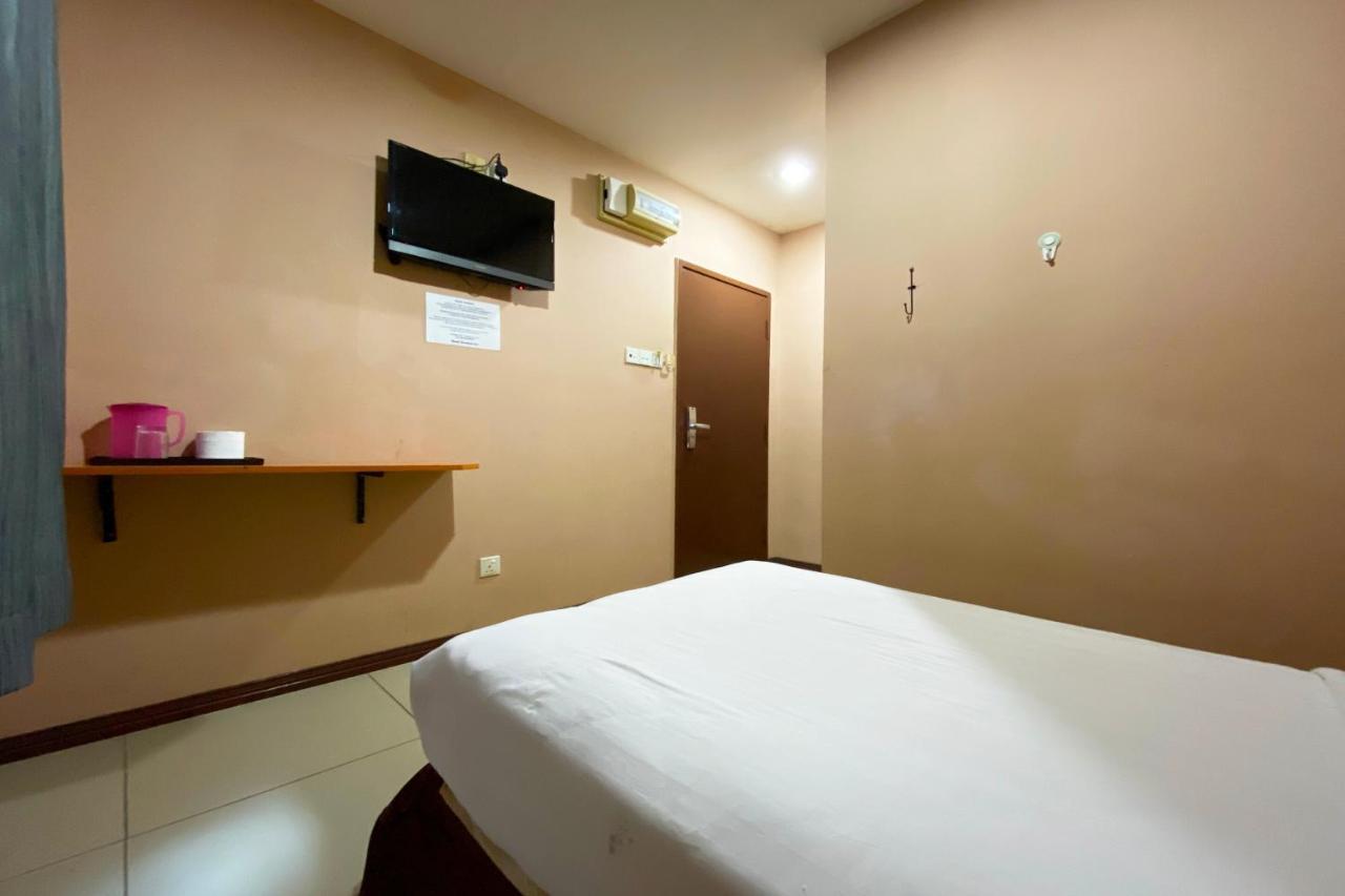 Oyo 90108 Hotel Kaya Кота-Кинабалу Экстерьер фото