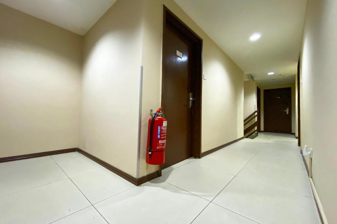 Oyo 90108 Hotel Kaya Кота-Кинабалу Экстерьер фото