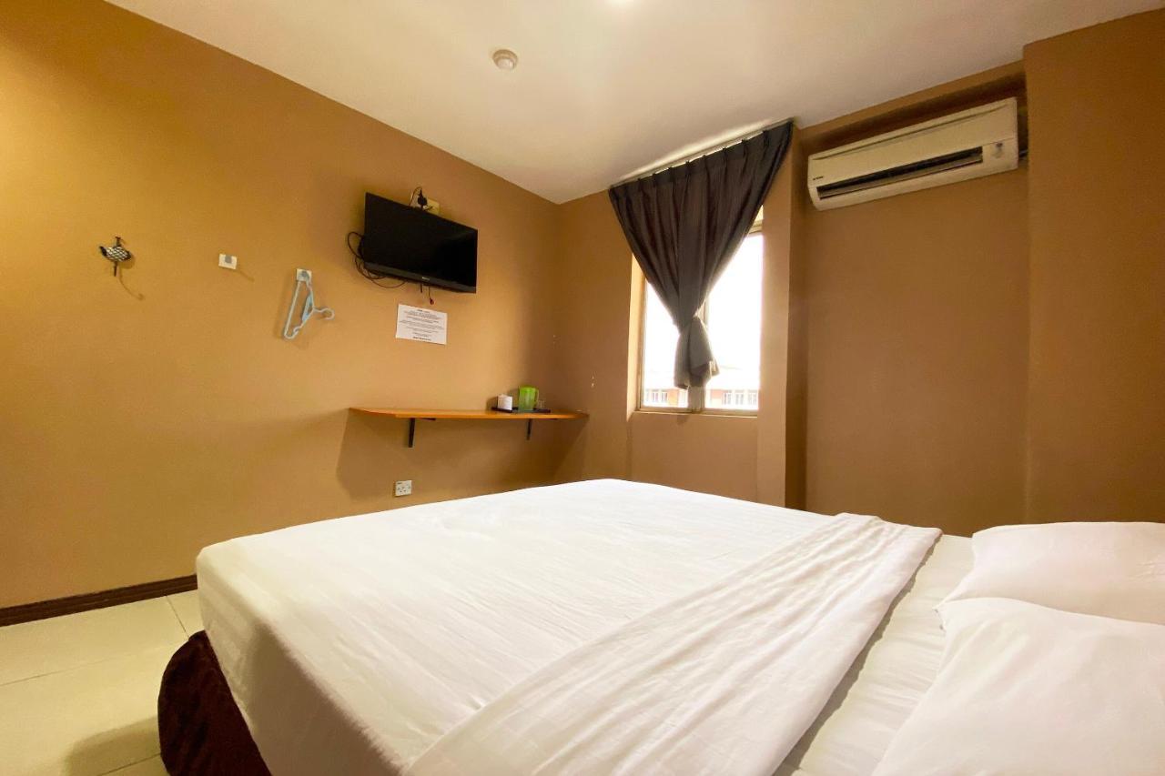 Oyo 90108 Hotel Kaya Кота-Кинабалу Экстерьер фото